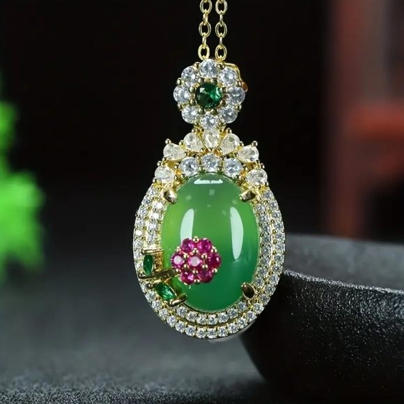 Green Jade & Cubic Zirconia Pendant Necklace - Picture 5 of 5